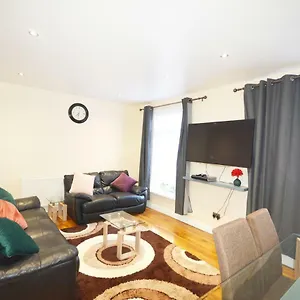 Modern 4 Bedroom Apartament Londyn